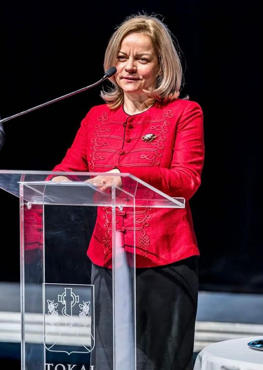 Elismerés Májer Jánosné Arday Otiliának