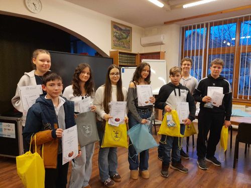 25 dec angol a könyvtárban.jpg